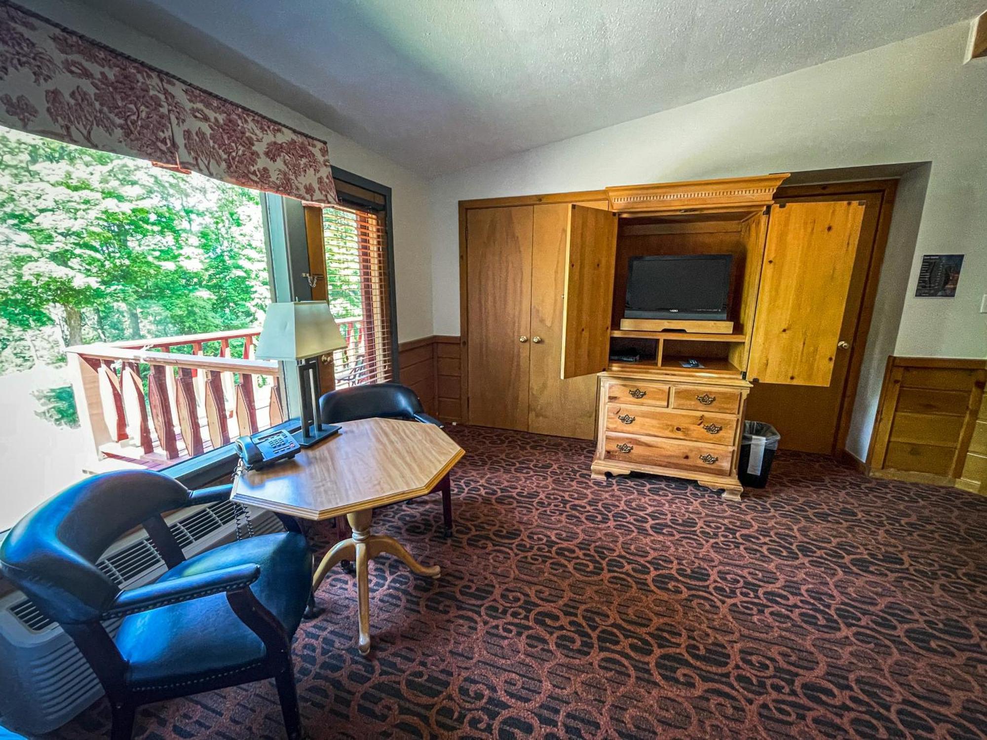 Otsego Resort Gaylord Exterior photo