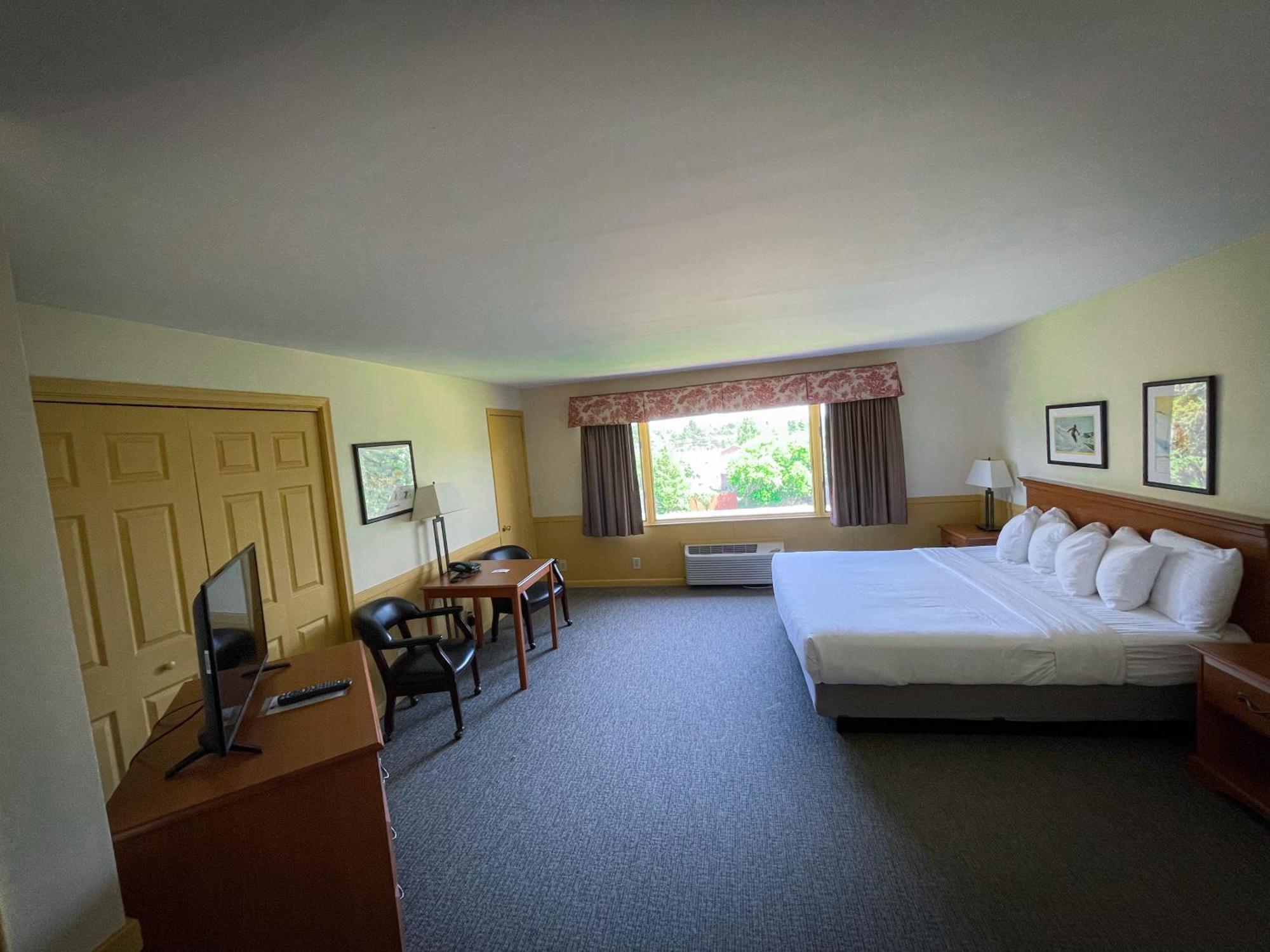 Otsego Resort Gaylord Exterior photo